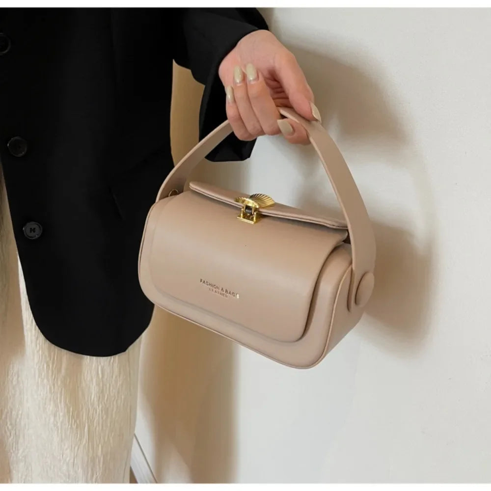 Classic Black Shoulder Bag Women's Versatile Retro Crossbody Square Bags 2024 New Large Capacity Textured Leather Flap Handbags
